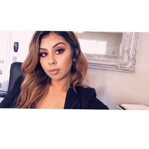 Meet your Posher, Vanessa